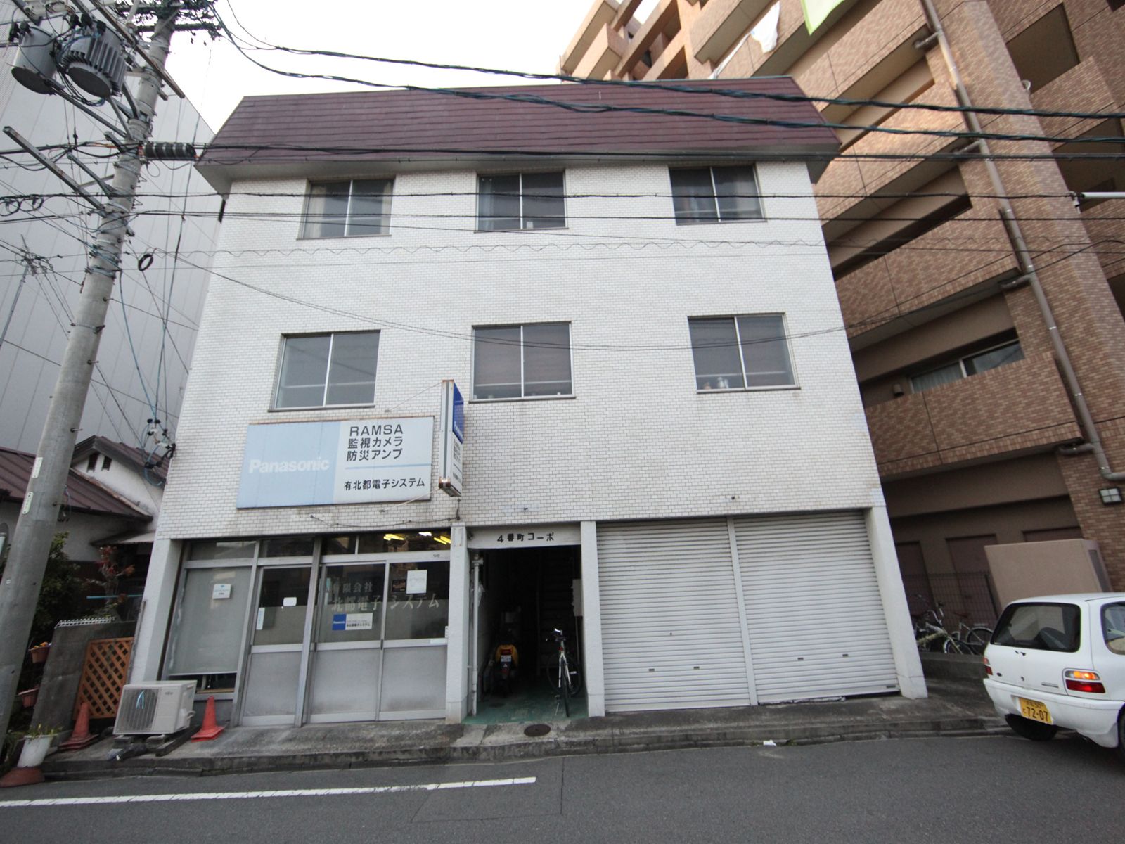 Building appearance. Rokuban-chō Station 4-minute walk You can furniture consumer electronics available