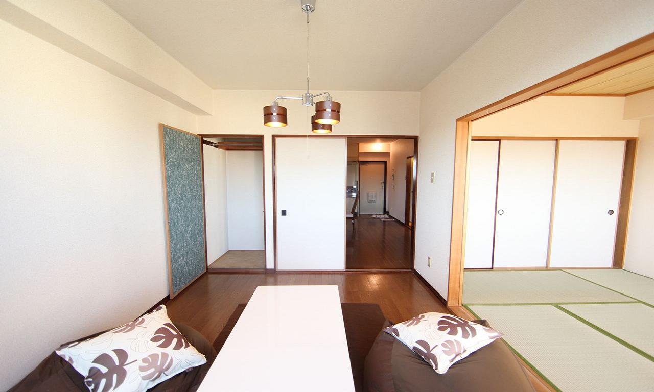 Other room space. South-facing balcony Western-style 6 tatami Japanese-style room 6 quires connected to use OK