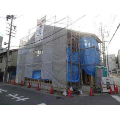 Local appearance photo. Subject property