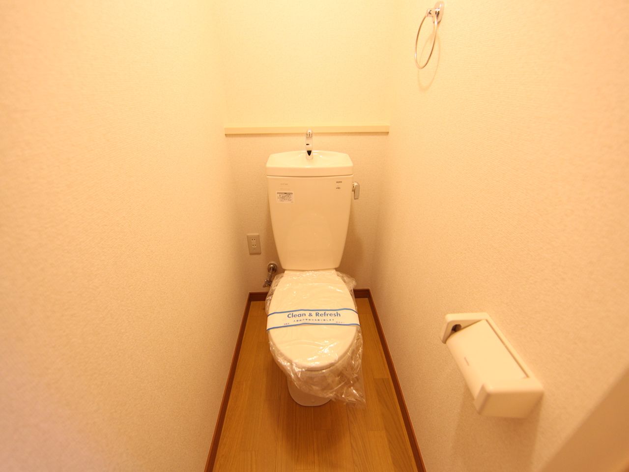 Toilet. bus ・ Restroom Warm water washing heating toilet seat mounting Allowed