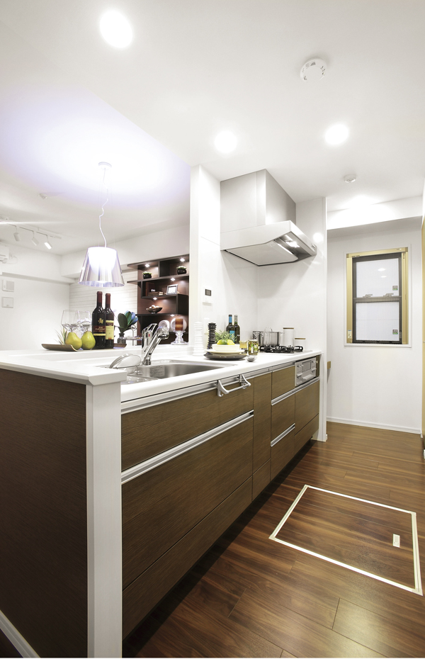 Room and equipment. Face-to-face kitchen while also easy to take the family and communication that are in LD with a cuisine. There is in the immediate vicinity of the cooking space is also pantry, It is convenient to be able to take out quickly what you need (A1-α type model room)