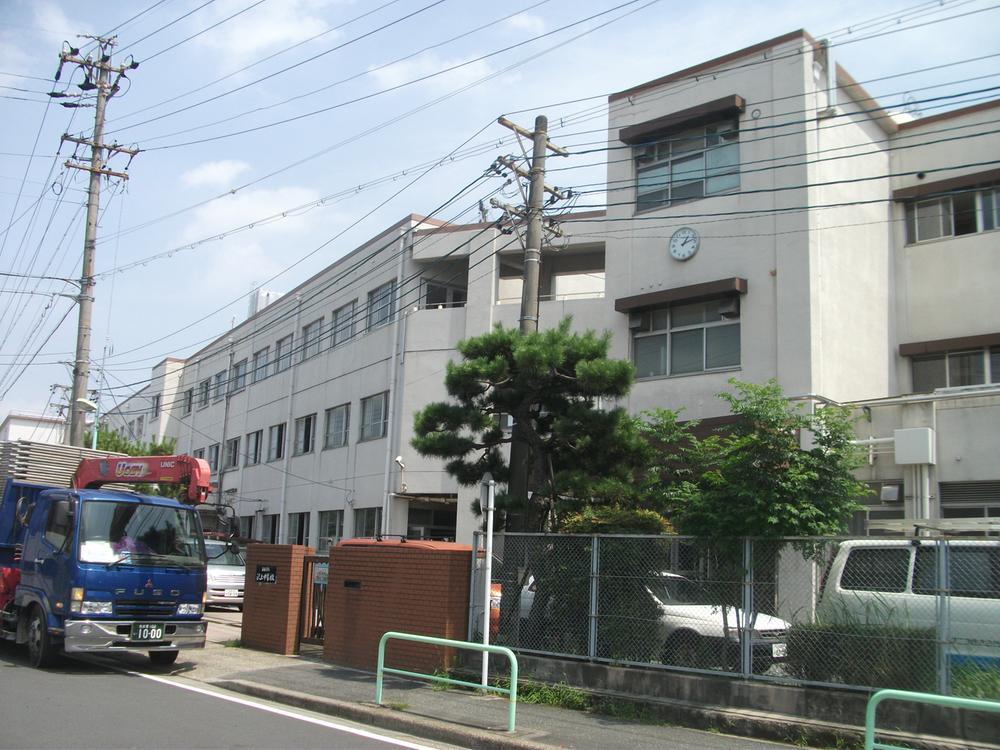 Junior high school. 1210m to the upper middle school Nagoya Tatsusawa