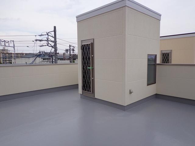 Balcony. Spacious rooftop