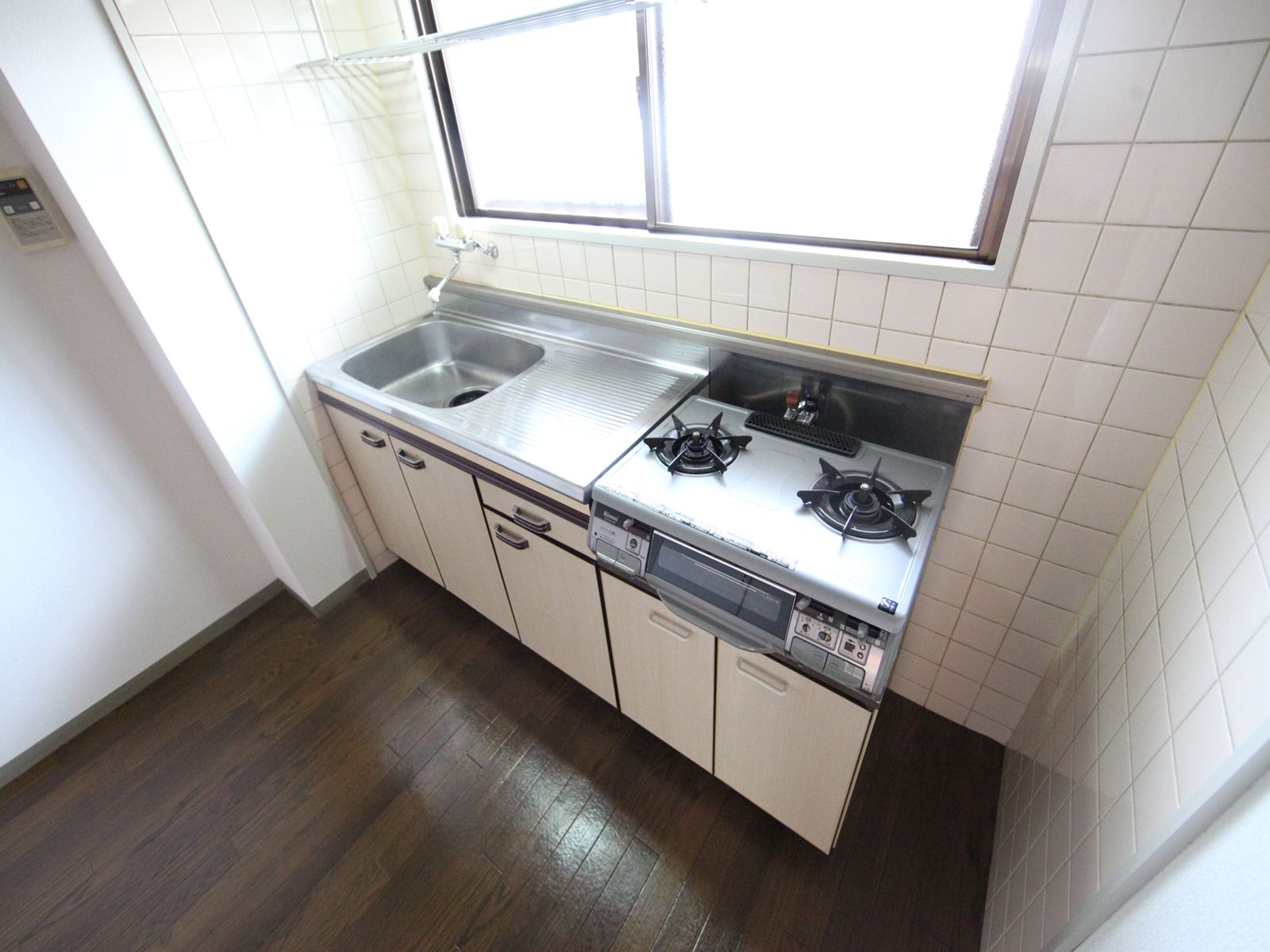 Kitchen. Kitchen (gas two-burner stove installation possible) with a window (ventilation good)