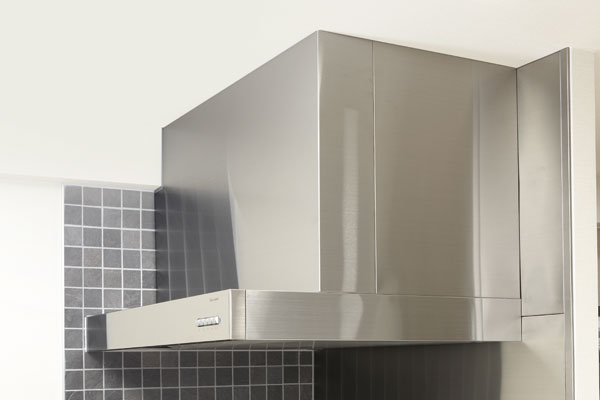 Kitchen.  [Stainless steel range hood] In addition to the stylish design, Cleaning of oil stains have also been adopted easy enamel rectifying plate (same specifications)