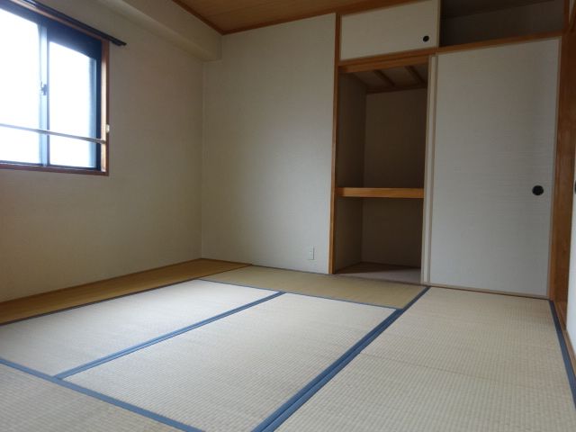 Living and room. 6 Pledge of Japanese-style room