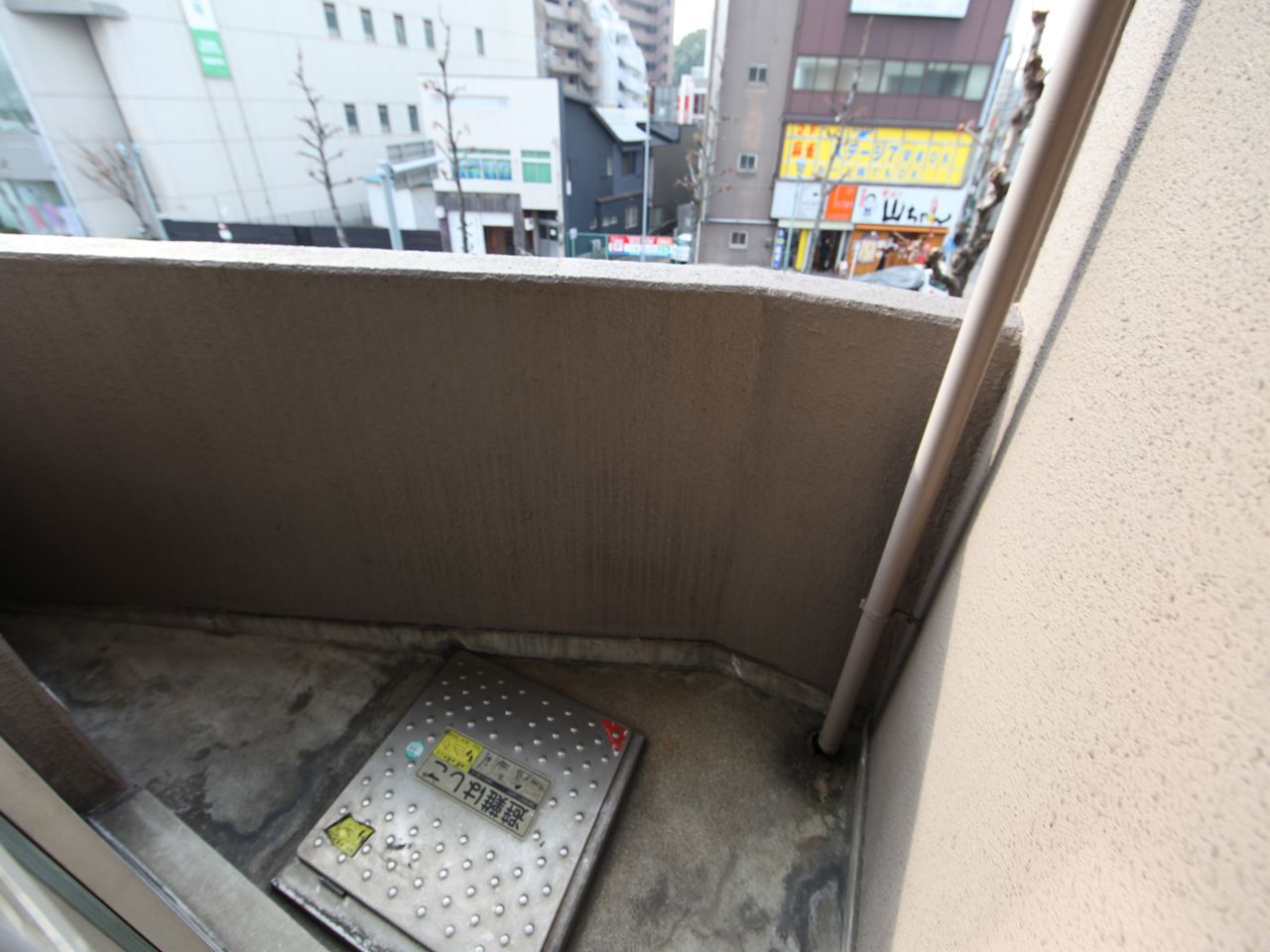 Balcony. balcony Laundry is Jose