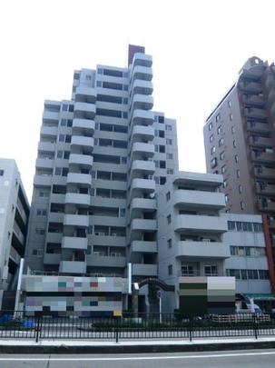 Local appearance photo. Shooting from the field north.