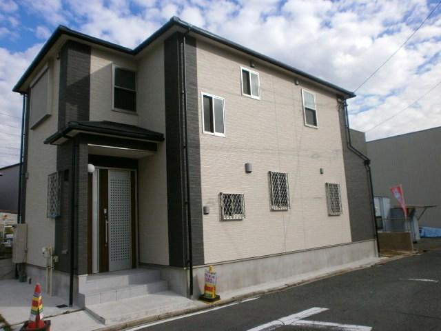 Local appearance photo. Local (10 May 2013) Shooting