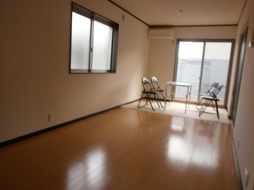 Living. Indoor (10 May 2013) Shooting