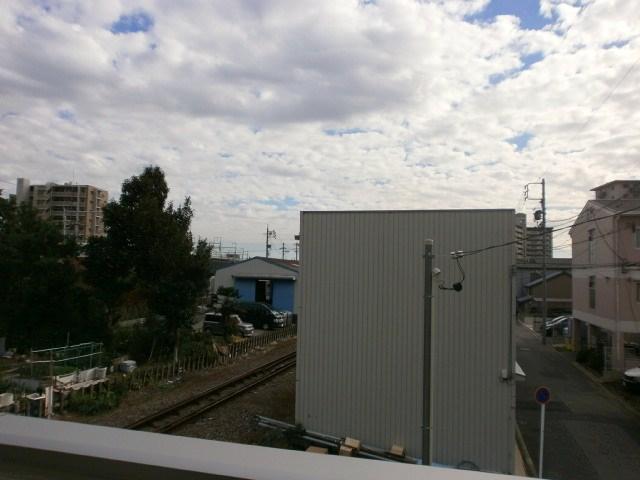 View photos from the dwelling unit. View from the site (October 2013) Shooting