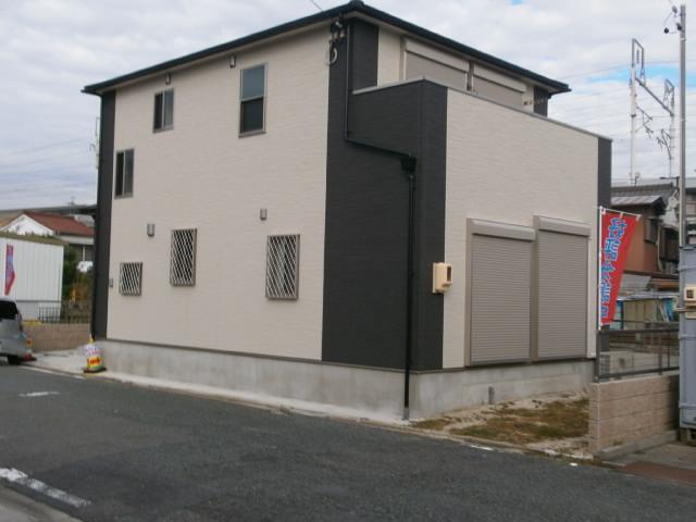 Local photos, including front road. Local (10 May 2013) Shooting