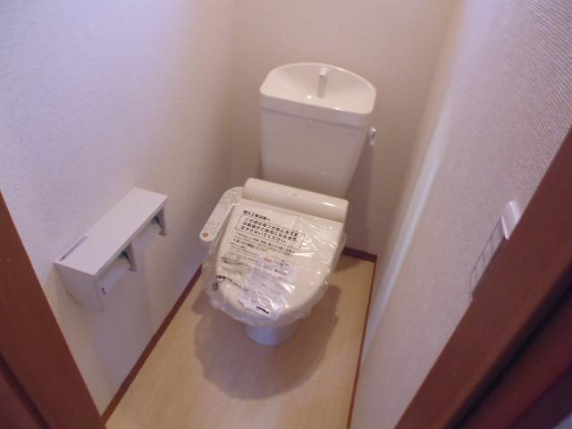 Toilet. 2013.12.2 shooting Building 2