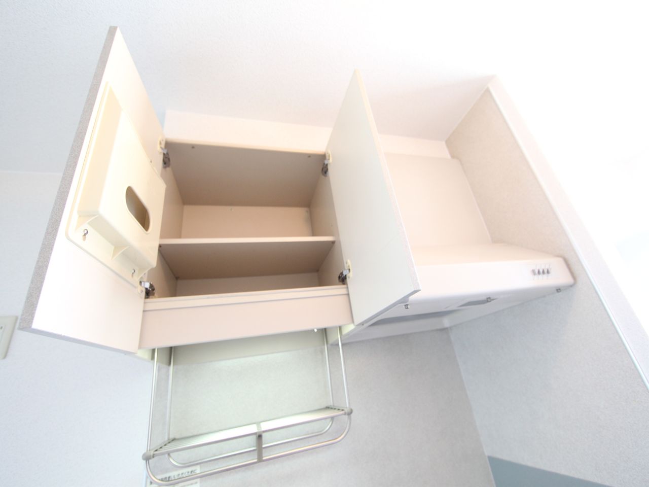 Kitchen. Tanazuke in the kitchen Storage rich have