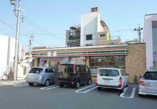 Convenience store. 790m to Circle K subway Rokuban the town shop