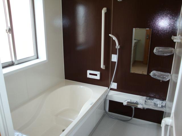 Same specifications photo (bathroom)