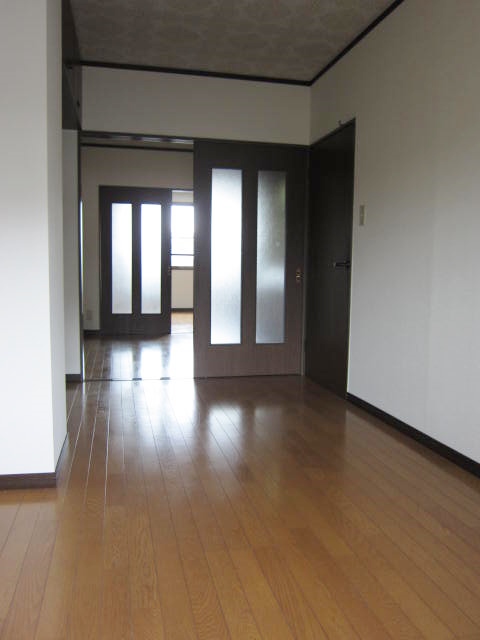 Other room space. Western style room 5 Pledge Facing south