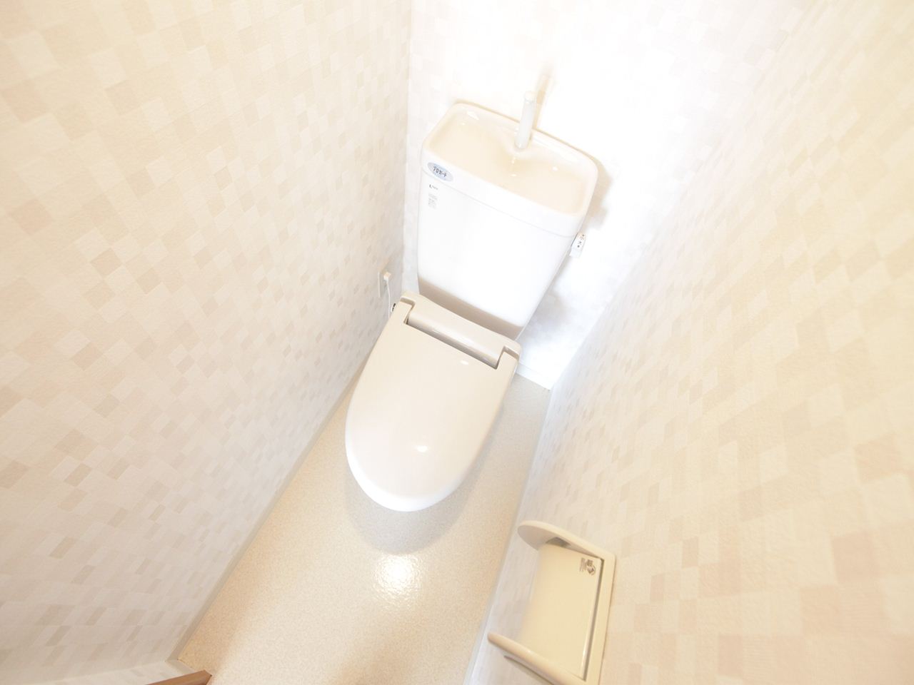 Toilet. bus ・ Restroom Warm water washing heating toilet seat mounting Allowed