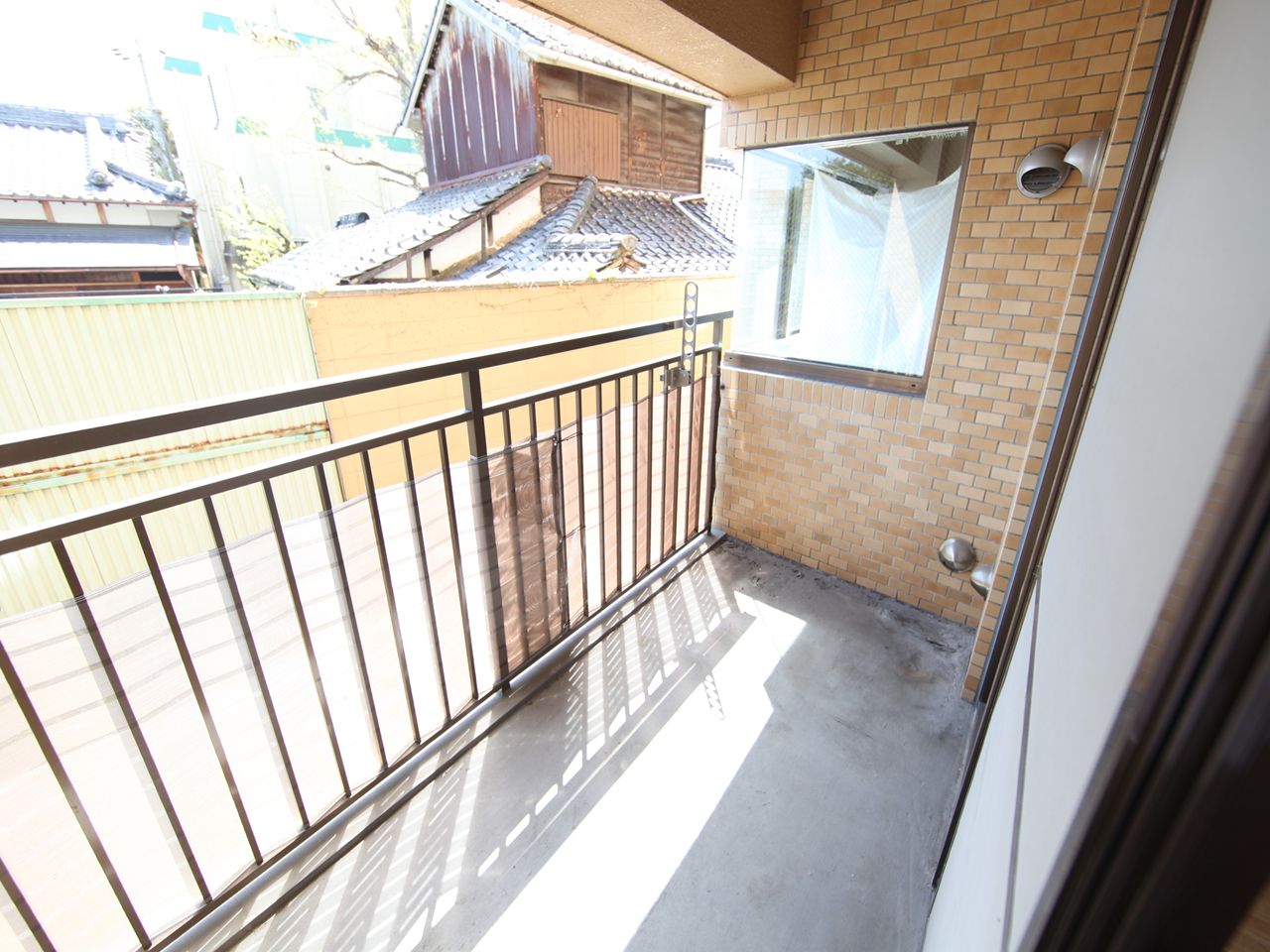 Balcony. balcony Laundry is Jose