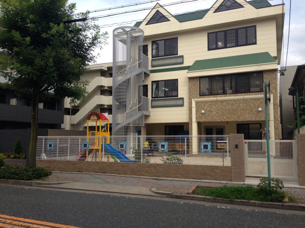 kindergarten ・ Nursery. Nekohora to nursery school 400m