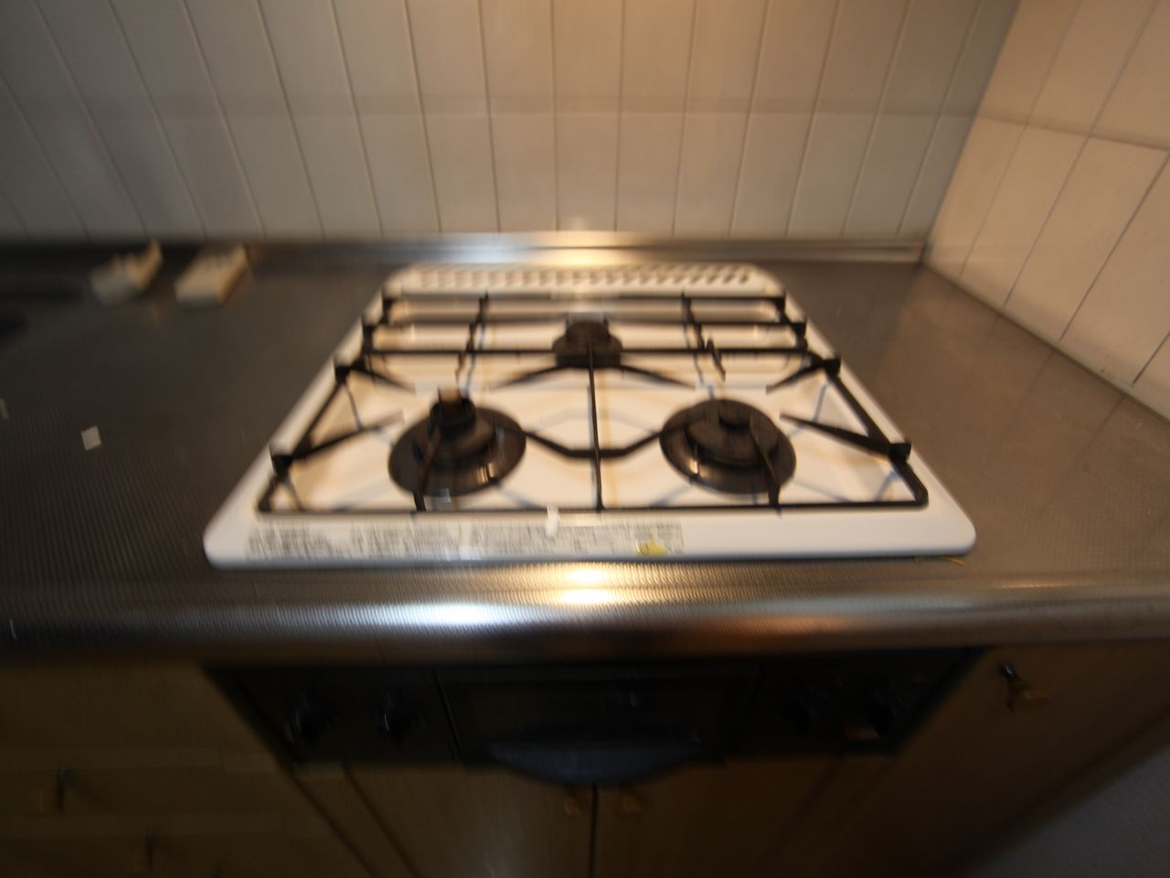 Kitchen. Kitchen (gas 3-burner stove)