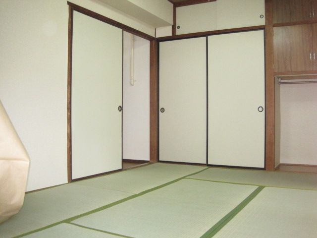 Living and room. Slowly rest Japanese-style room