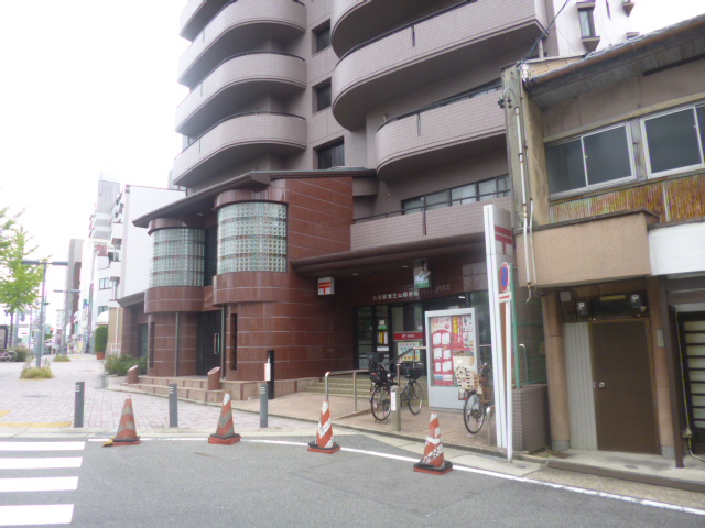 post office. 413m to Nagoya Kakuozan post office (post office)