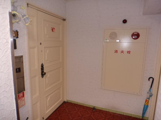 Entrance. Local (12 May 2013) Shooting