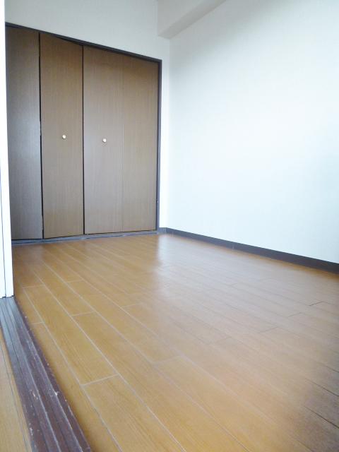 Other room space. ☆ Western style room 4 Pledge Storage room Southeast ☆