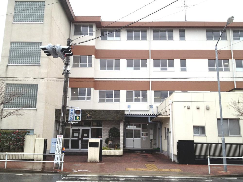 Primary school. Chigusa to elementary school 340m