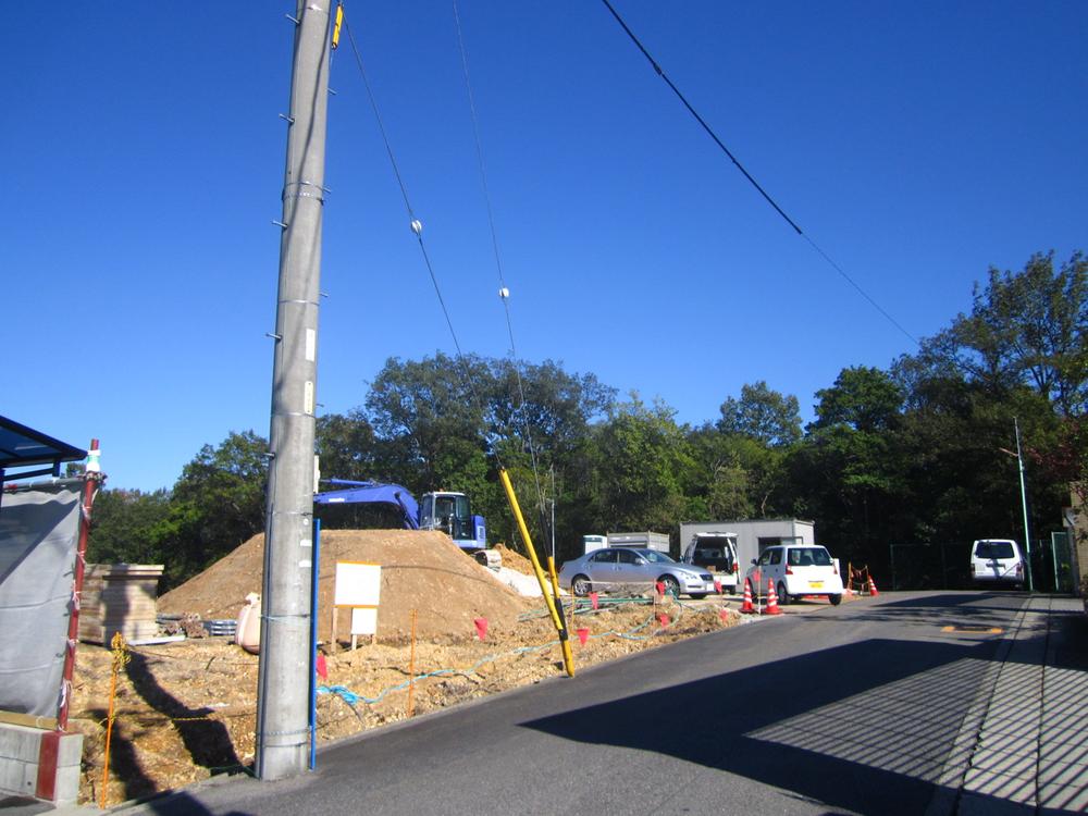 Local photos, including front road. Local (10 May 2013) Shooting During construction