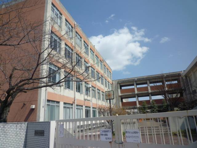 Primary school. 209m to Chiyoda Bridge elementary school (elementary school)