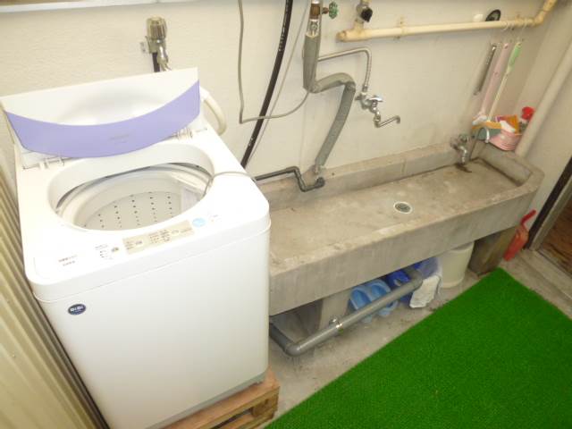 Other common areas. Co-washing machine