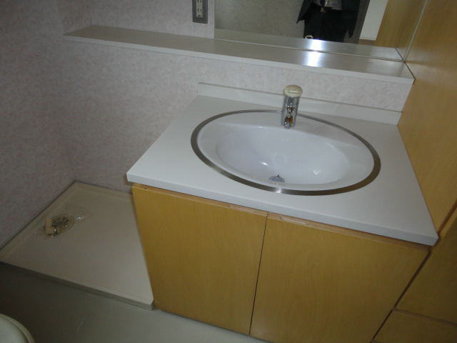 Washroom. Wash basin ・ Washing pan