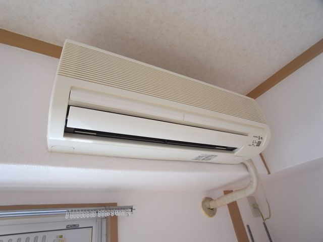 Other Equipment. Air conditioning is located on the Western-style room