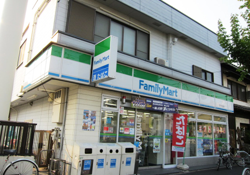 Convenience store. FamilyMart Tashirohontori store up (convenience store) 230m