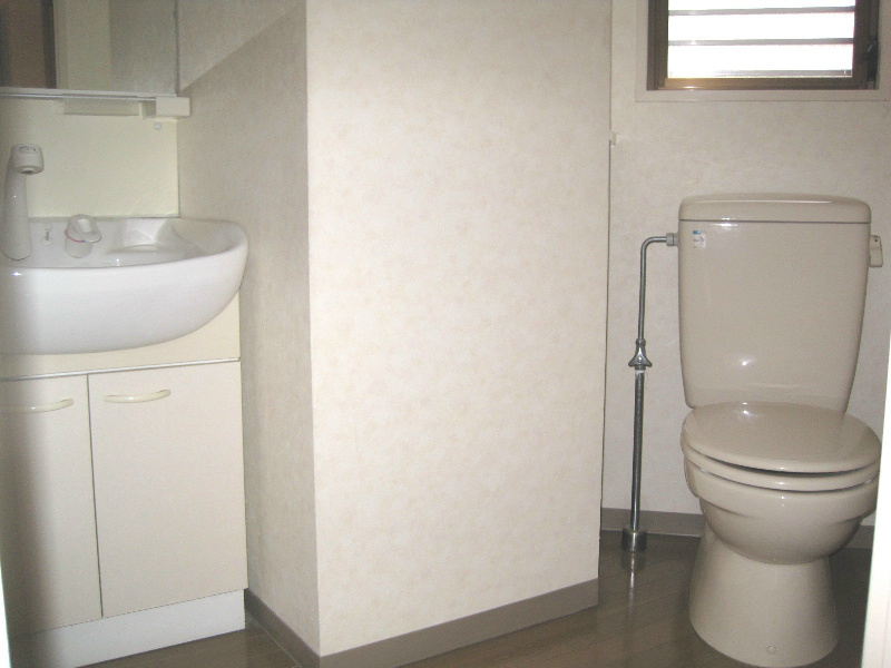 Washroom. Dresser & toilet