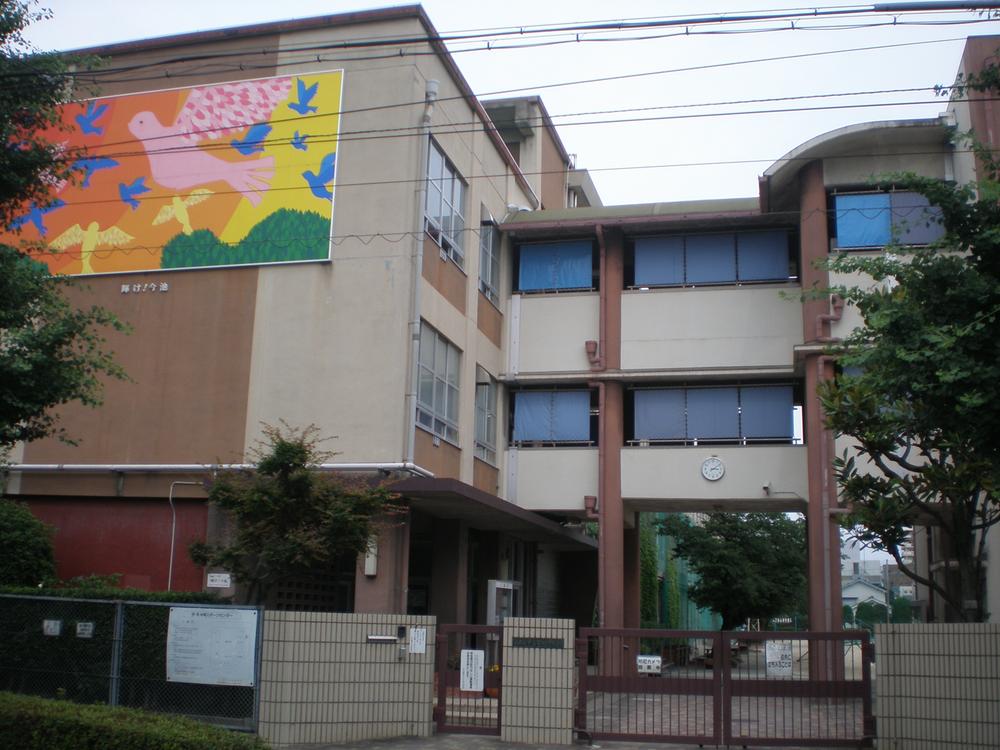 Junior high school. 700m to Nagoya Municipal Imaike junior high school