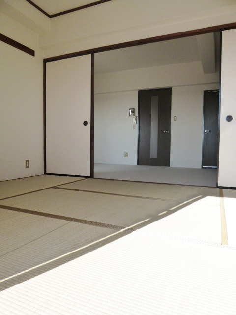 Other room space. Japanese-style room 6 tatami There are also other 4.5 Pledge