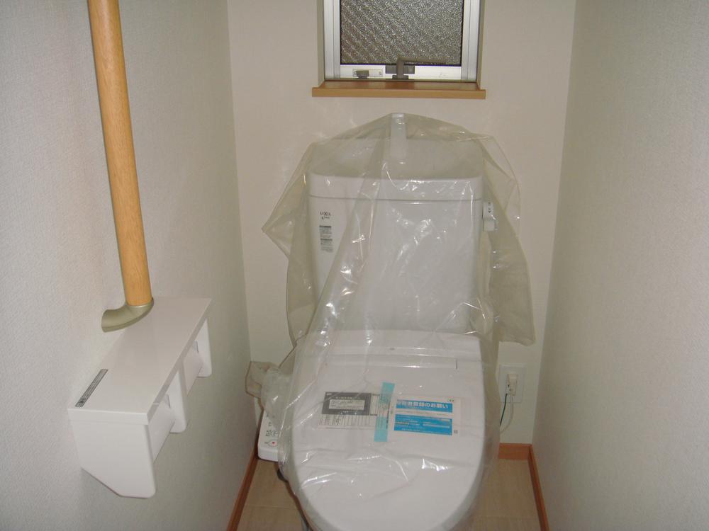 Toilet. Indoor (September 2013) Shooting