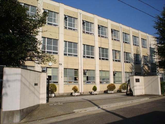 Junior high school. 767m to Nagoya City Tachikawa name Junior High School branch school (junior high school)