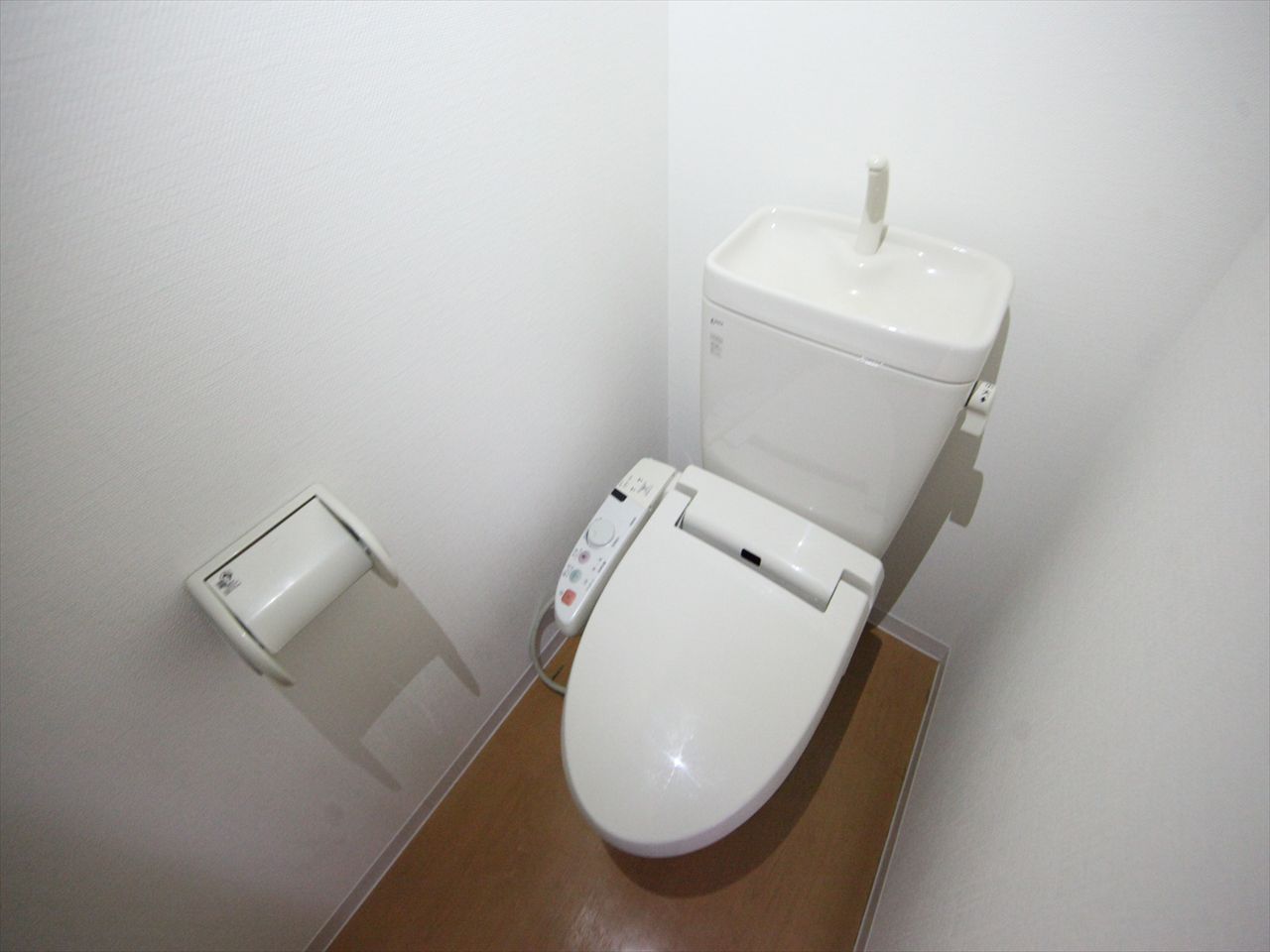 Toilet. Warm water washing toilet seat (with bidet)