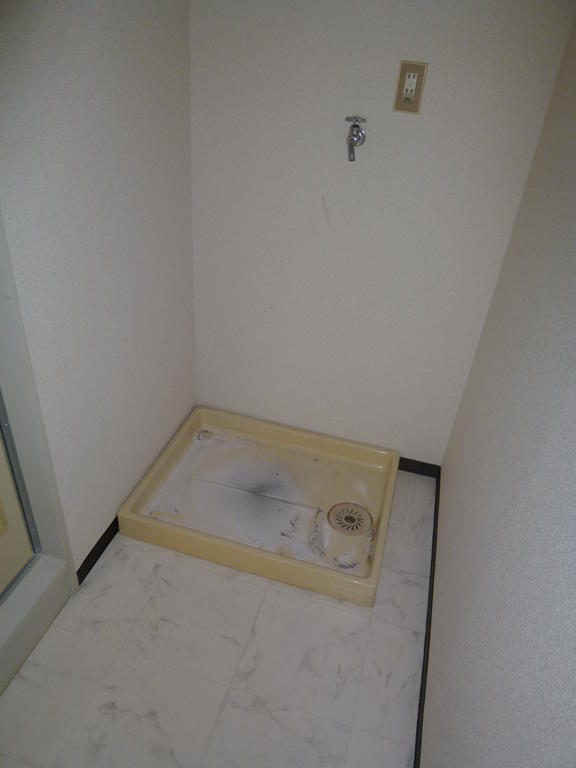 Other Equipment. Indoor Laundry Storage