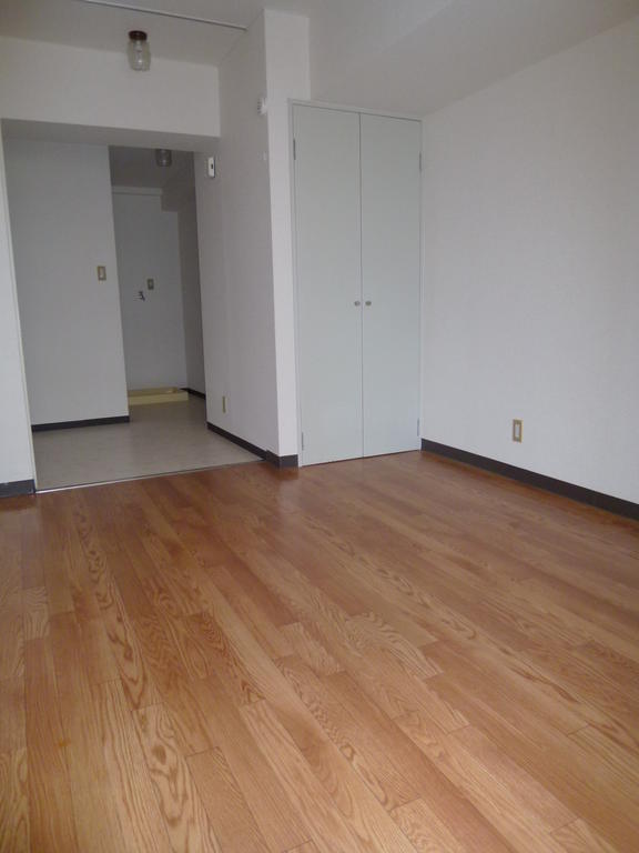 Living and room. Western style room 8 pledge Facing south