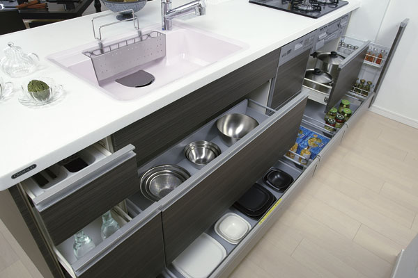 Kitchen.  [Floor cabinet] It can be opened and closed with little force, Installing the easy pull-out cabinet to take out up to towards the back. You can also collectively housed bulky kitchen utensils (same specifications)