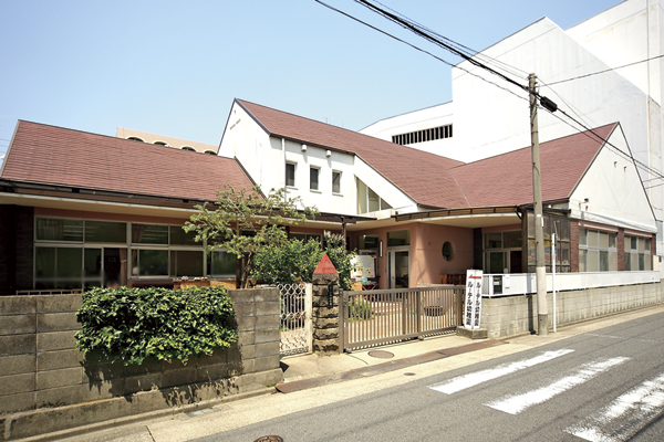 Surrounding environment. Private Lutheran kindergarten (a 12-minute walk ・ About 900m)