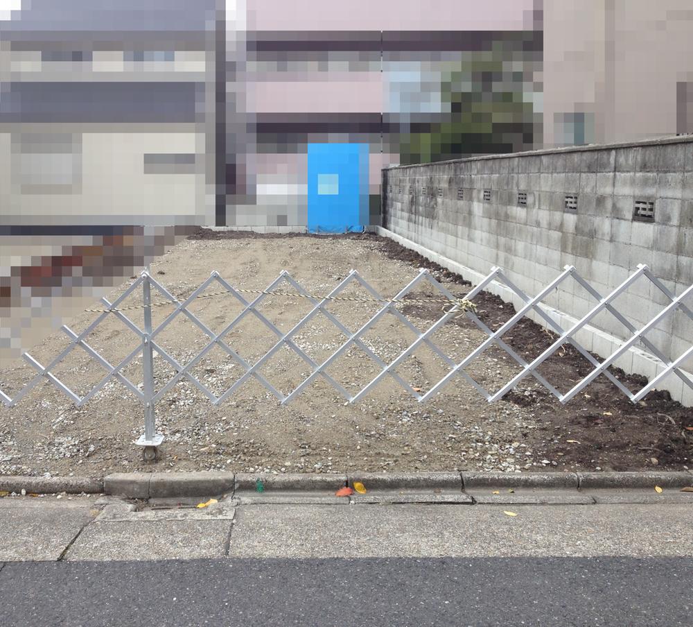 Local land photo. The final 1 compartment (A section) shaping land facing the north side road. 36.9 square meters / 122.03 sq m . Parking spaces 2 units can be ensured.