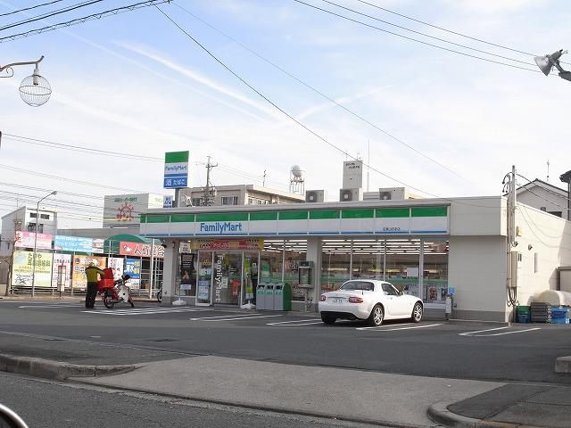 Convenience store. 354m to FamilyMart