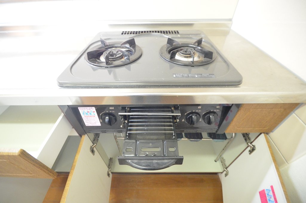 Kitchen. Two-burner stove