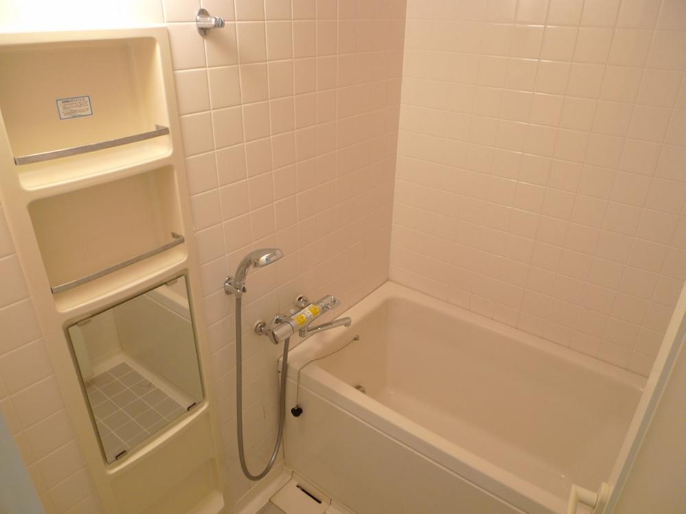 Bathroom. Room (August 2013) Shooting shower head ・ It was faucet exchange
